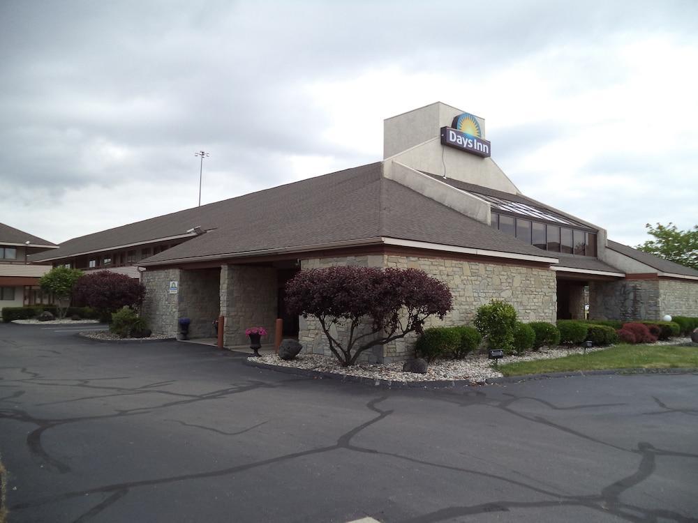 Days Inn By Wyndham Maumee/Toledo Bagian luar foto