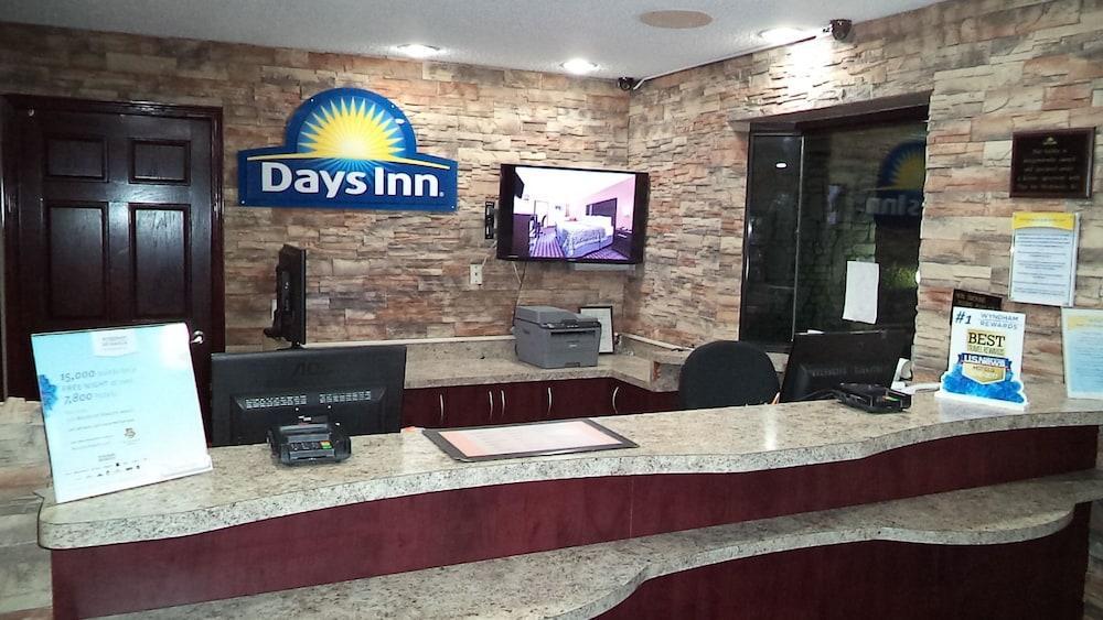 Days Inn By Wyndham Maumee/Toledo Bagian luar foto
