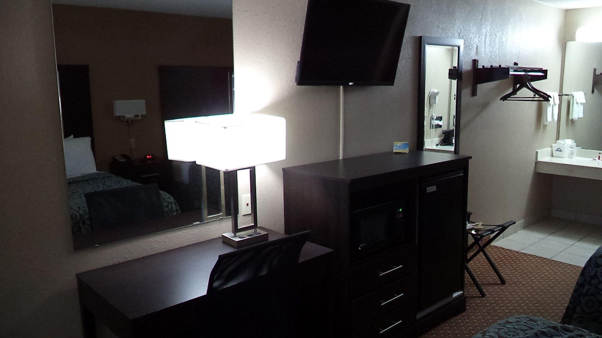 Days Inn By Wyndham Maumee/Toledo Bagian luar foto