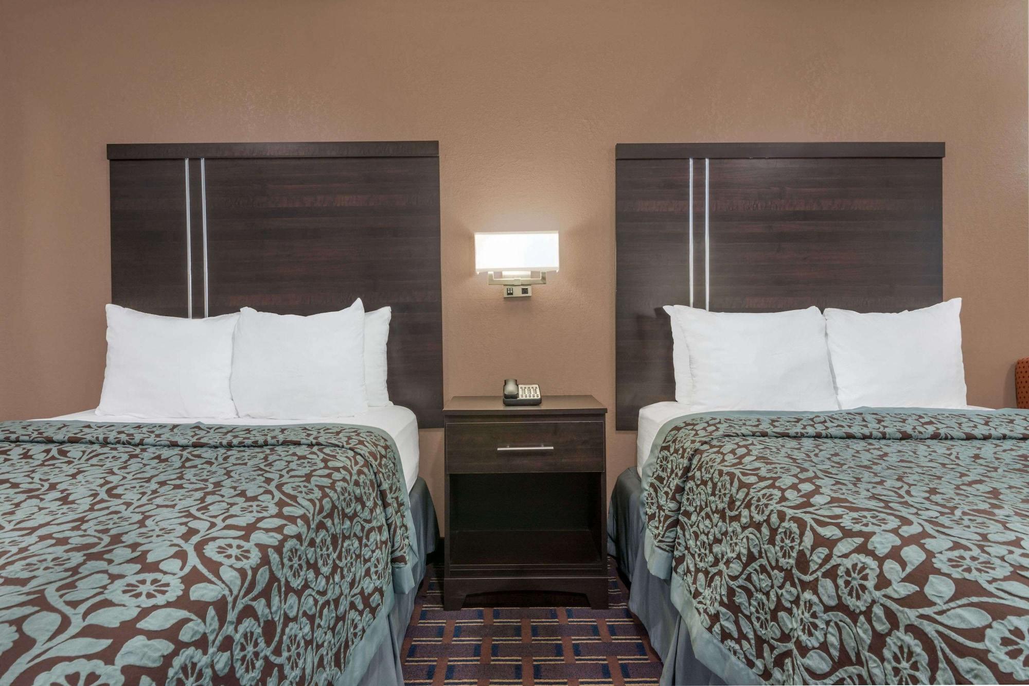 Days Inn By Wyndham Maumee/Toledo Bagian luar foto