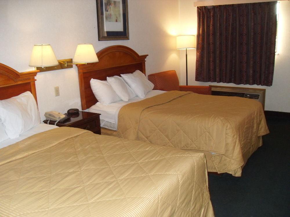 Days Inn By Wyndham Maumee/Toledo Bagian luar foto